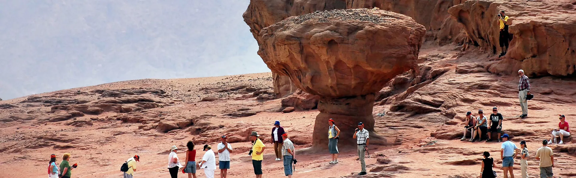 Simple map sketch showing Eilat with Red Canyon to the northwest and Timna Park north of the city